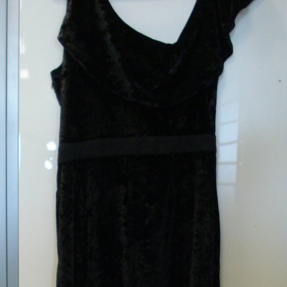 XOXO Juniors' Velvet One Shoulder Ruffle Jumpsuit - Picture 5 of 6